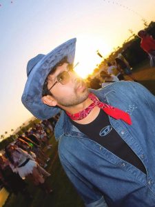 Armaan Malik Jadi Sorotan Dengan Gaya Koboi Di Coachella