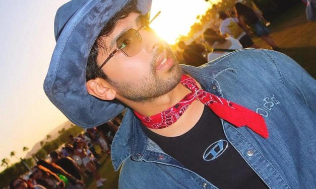 Armaan Malik Jadi Sorotan Dengan Gaya Koboi Di Coachella