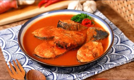 Pedasnya Nampol! Ikan Asam Padeh Bikin Makan Jadi Lahap