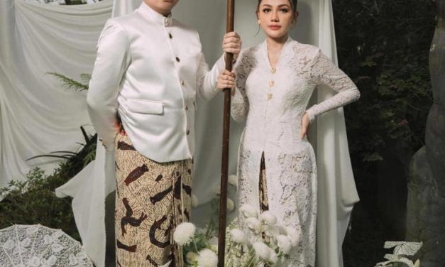 Kilau Cinta Muda: Foto Prewedding Aksa Uyun & Yosika Ayumi