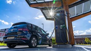 Era Baru Otomotif! Mobil Listrik Global Tumbuh Pesat