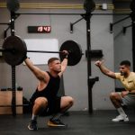 Rahasia Fitness Pria: Lebih Baik Latihan Pagi Atau Malam?