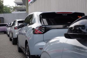 Bisa Parkir Paralel, Mobil Listrik Ternyata Punya Batas Waktu!
