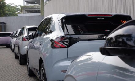 Bisa Parkir Paralel, Mobil Listrik Ternyata Punya Batas Waktu!