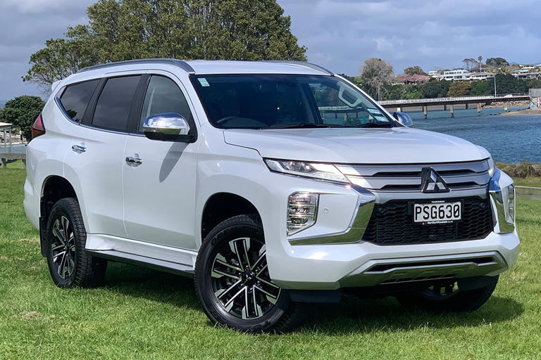 Mitsubishi Hidupkan Lagi Pajero, Siap Jadi SUV Flagship Terbaru