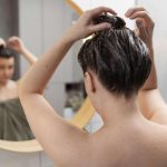 Tanpa Di Sadari! Kebiasaan Ini Ternyata Memicu Rambut Rontok